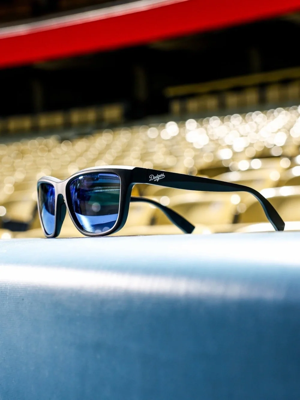 LA Dodgers Uniqlo Sunglasses Stadium Giveaway 8/23/26 New In Box w/Clear Tote